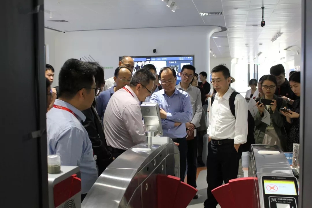 香港二四六资料免费大全