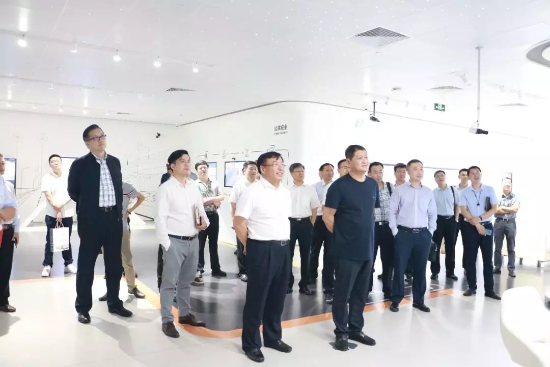 香港二四六资料免费大全