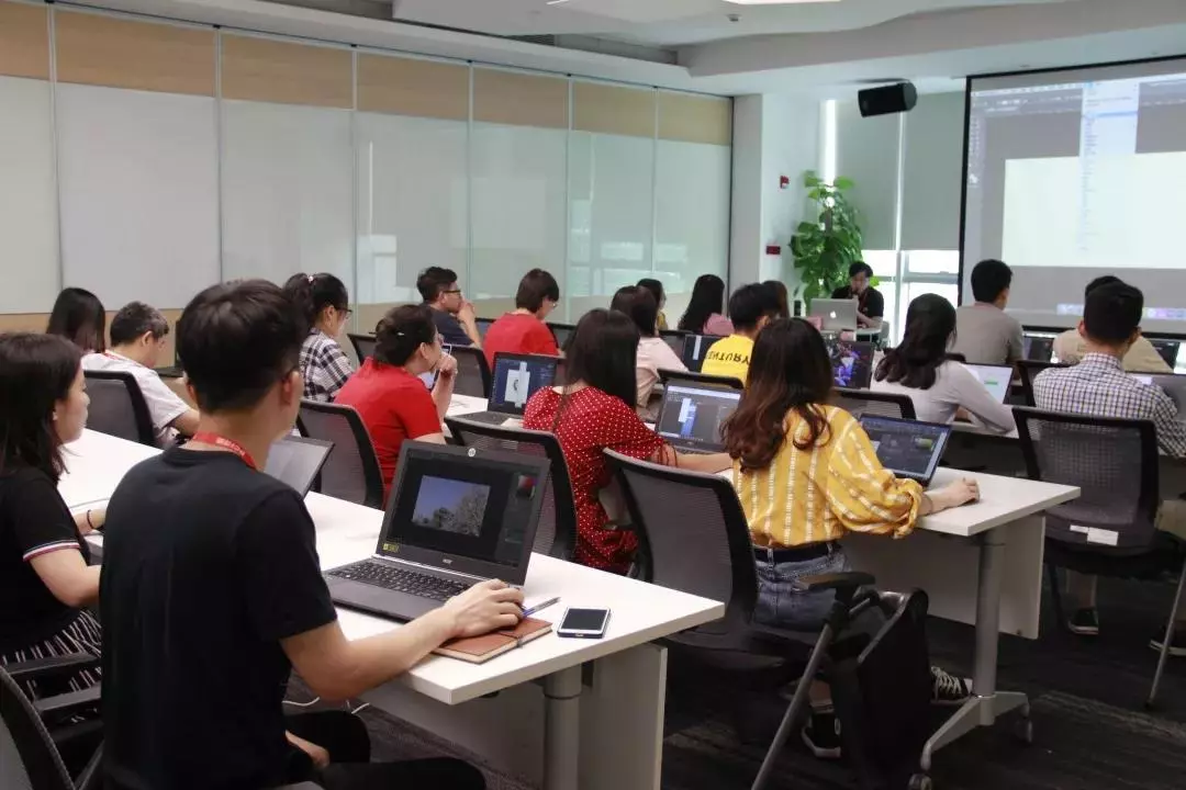 香港二四六资料免费大全