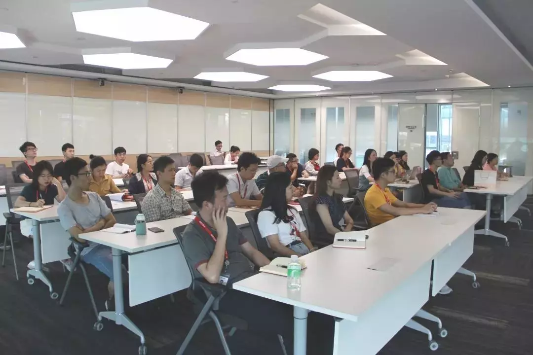 香港二四六资料免费大全