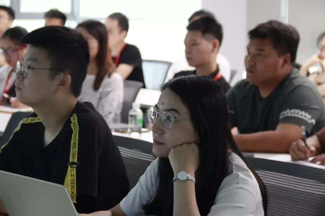 香港二四六资料免费大全